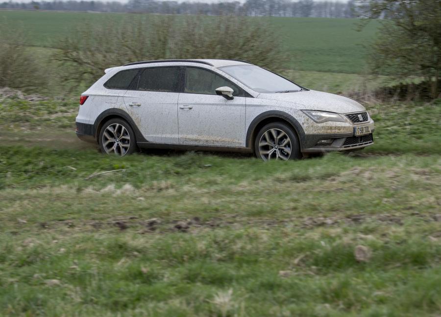  Seat Leon X-Perience 4Drive 2017 года  (UK) (фото 32 из 40)
